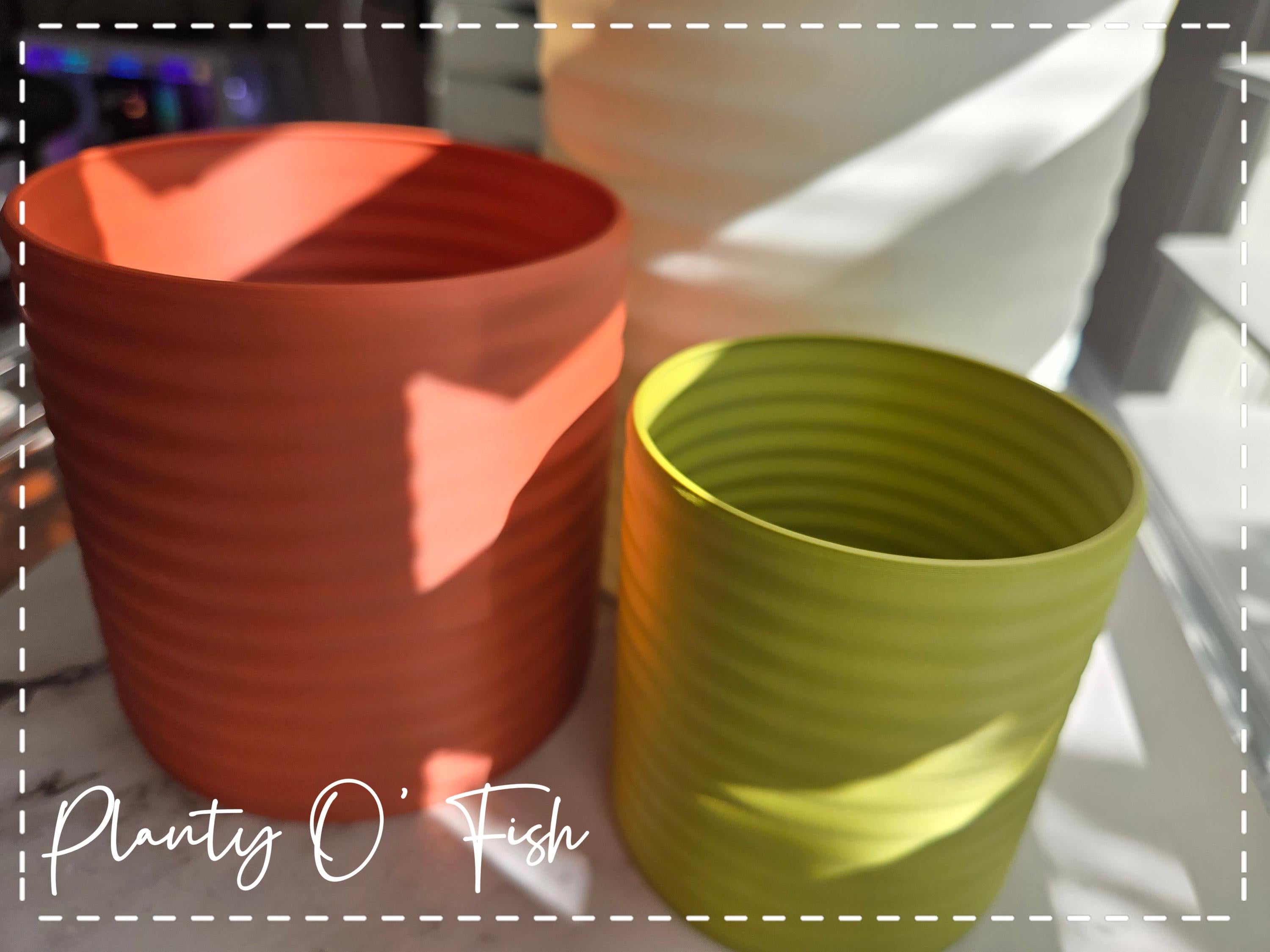 The "Wave" Selfwatering Pot